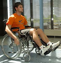 Foto: Jugendlicher im Rollstuhl