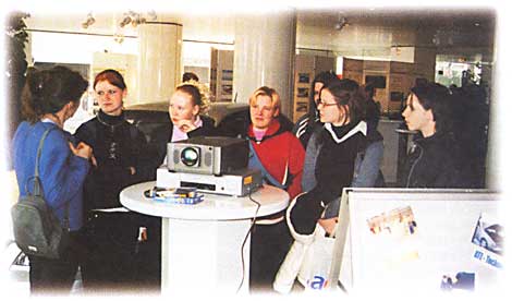 Foto: Die Präsentationen der Schulen fanden reges Interesse
